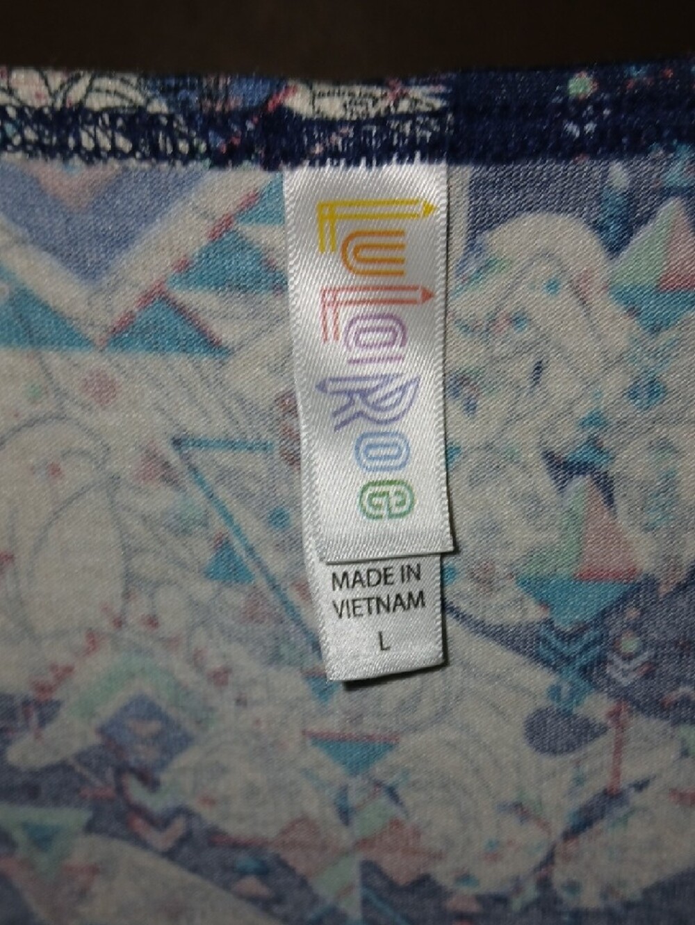 LuLaRoe Disney Princess Perfect T Large - Picture 3 of 7